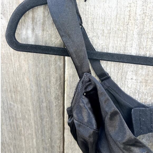 Victoria's Secret | NWT Rare Vtg Second Skin Satin Classic Full Coverage Bra 32D - Picture 4 of 8